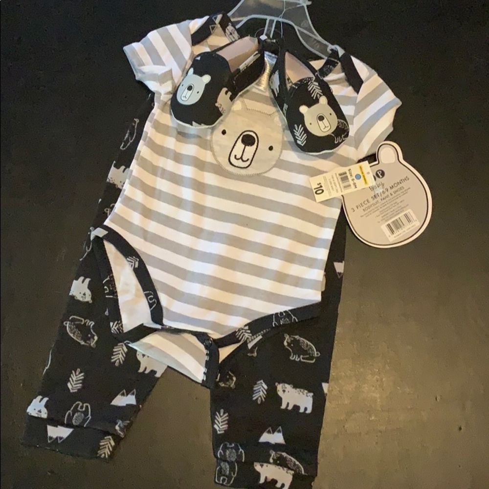 6/9mo Gender Neutral 3 piece set.